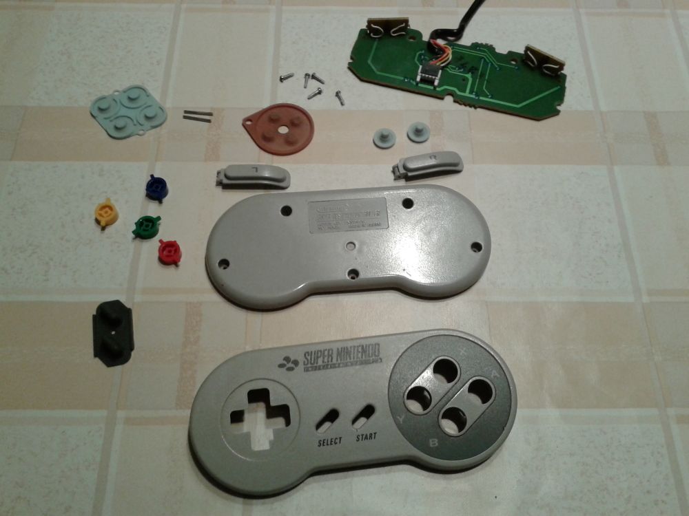 snes_controller_zerlegt.jpg